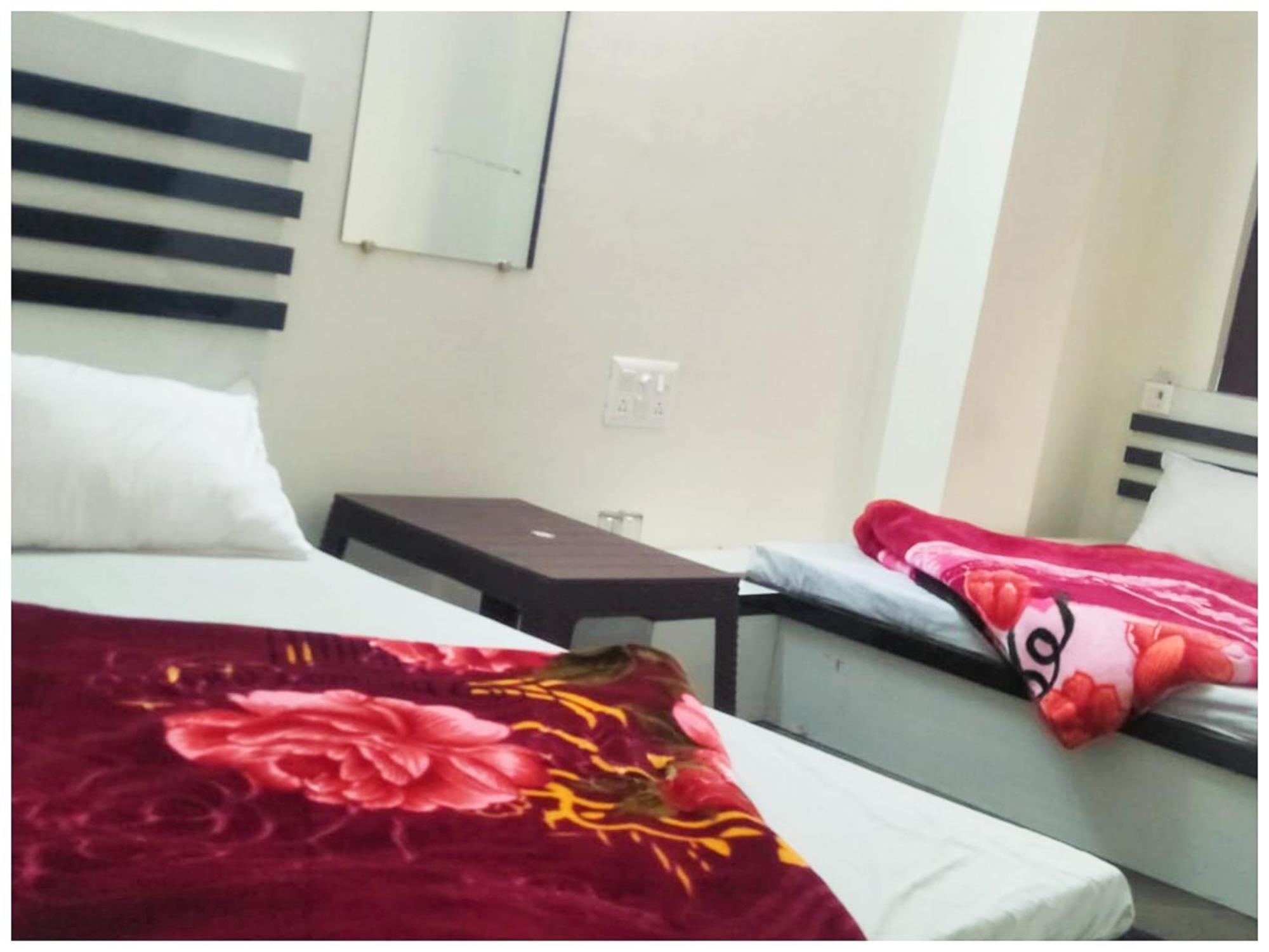 A Premium Hotel Sheeva Inn Near Temple - Fully Air Conditioning - Best Hotel Kankhal Eksteriør billede